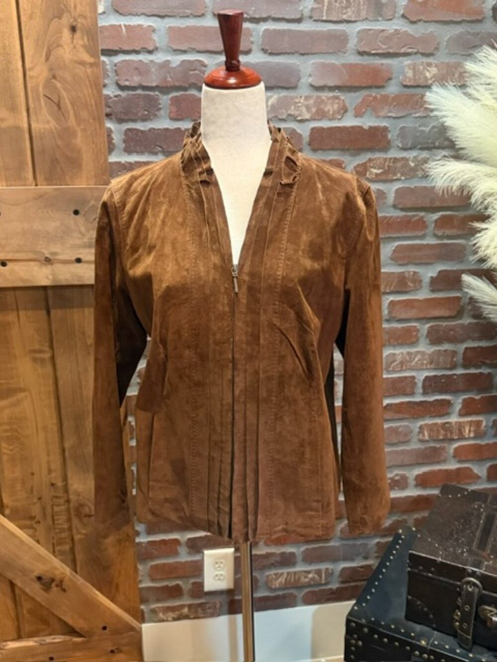 Chico’s Riana Brown Suede Leather Ruffle Zip Jacket Size 2 Large Boho Western